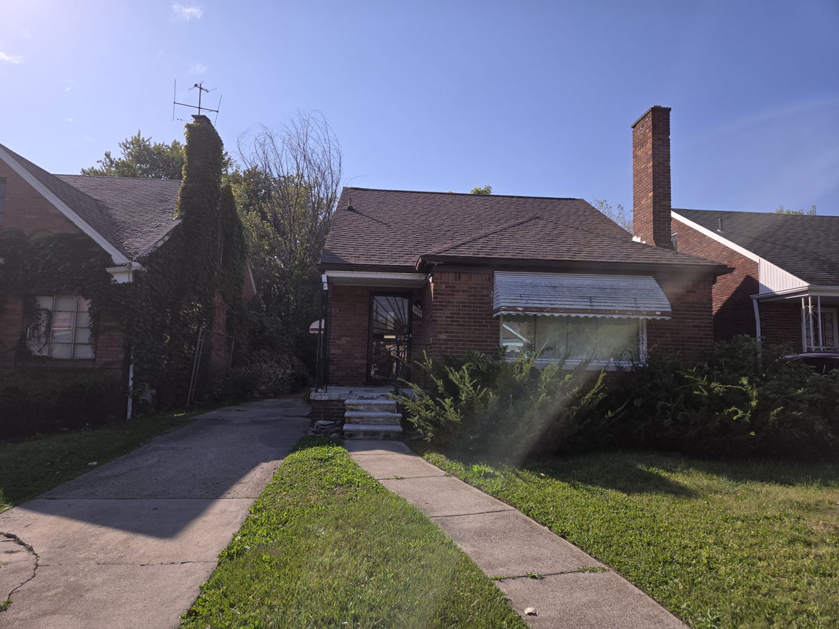 🏡🌟 Brick Bungalow in Detroit ! 🔥🏡 Check out Video Walkthrough