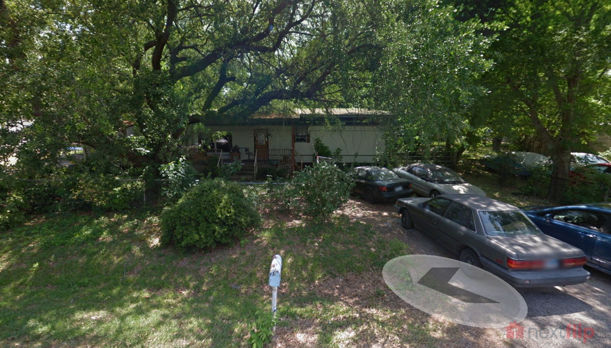 👀 VACANT🏘️ Flip Me! 🛠️ 30 min to Houston 🏜️ HIGHLANDS TX 💸