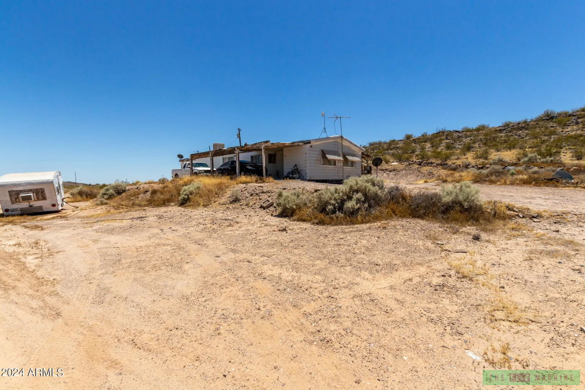 Own 20 Acres in Tonopah AZ! Land & Mobile Home Opportunity – Act Fast!