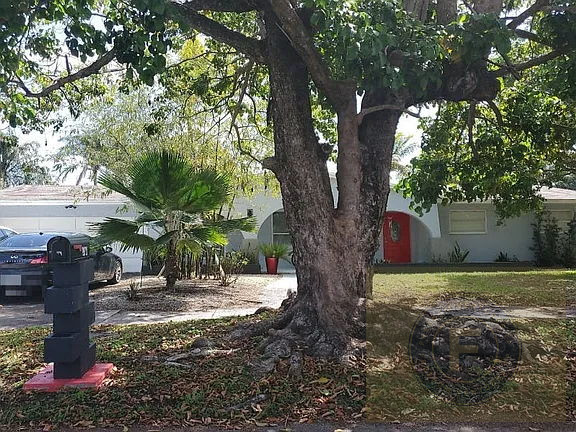 GREAT FIX AND FLIP OR BUY AND HOLD IN CUTLER BAY FL 33189