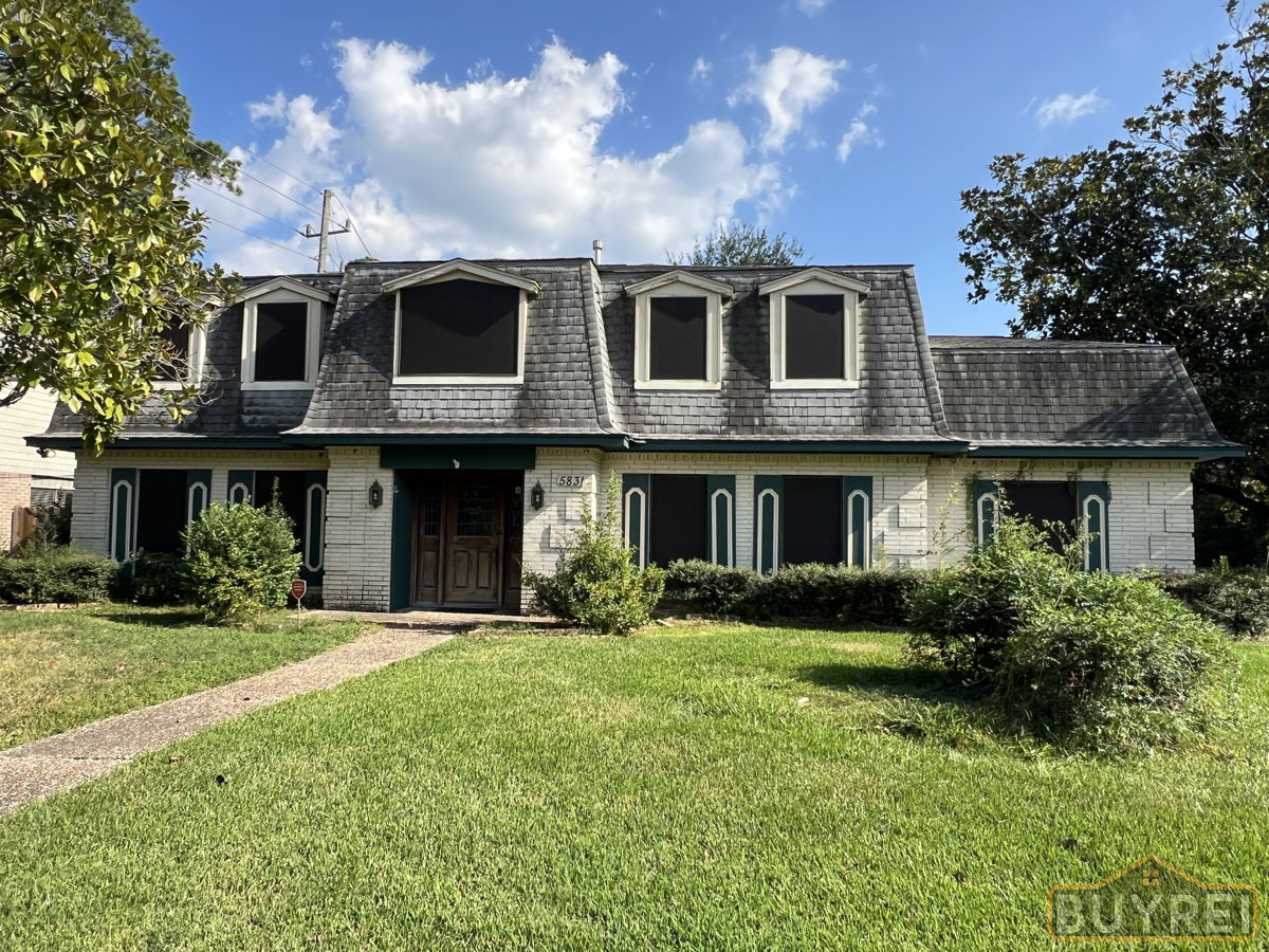 Houston, TX📍New Fixer Upper Opportunity 🏚️Submit Offer NOW ➡️