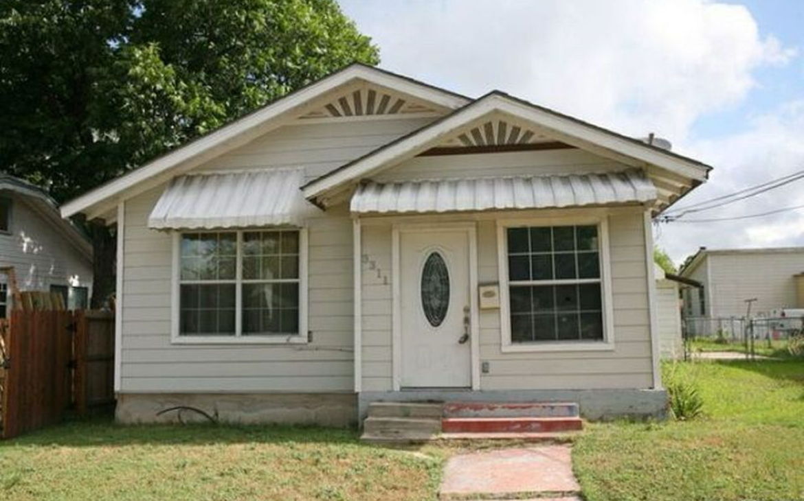 3 bedroom 1 bath Fixer Upper! Pictures don't do justice must see in Person !
