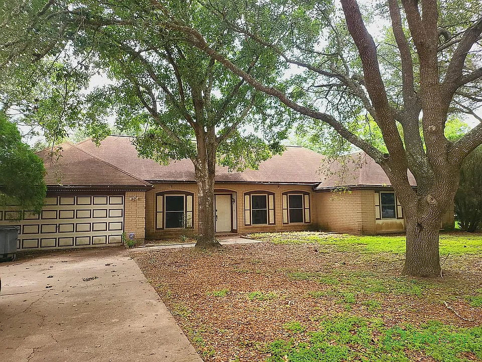 🏡 Spacious Bay City Home with Rental Potential! 🌟