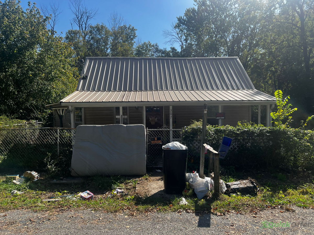 🏚️ 3 🛌 | 1🛁 | FULL Rehab | 📍Creal Springs, IL | 💥 Massive Potential! 💰 Don’t Miss Out!