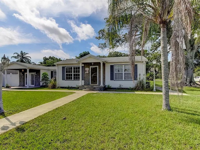 🏡 Investor Opportunity in St. Pete! 🌟