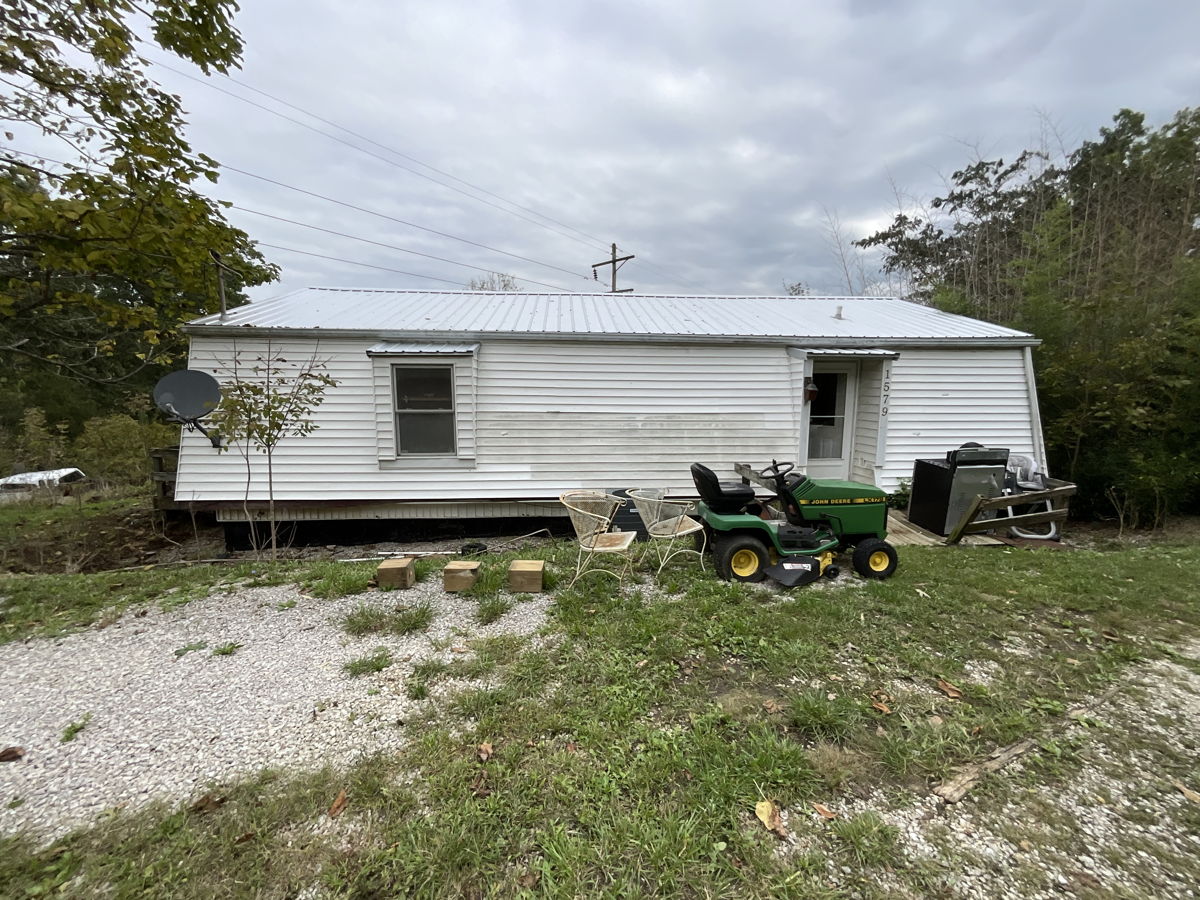 Fix N Flip Lake House - Lawrenceburg, KY, 40342