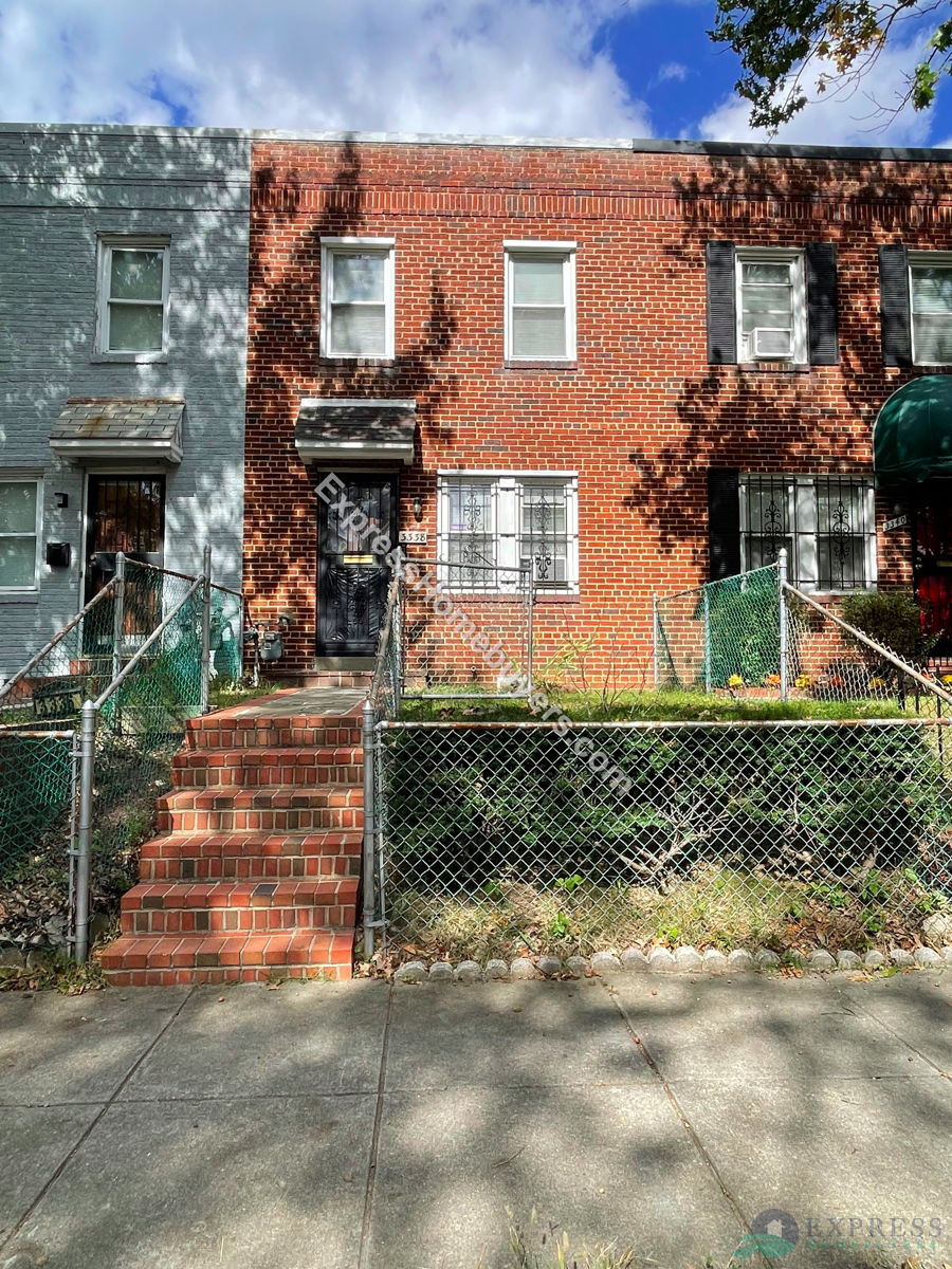 Lily Ponds Rowhouse