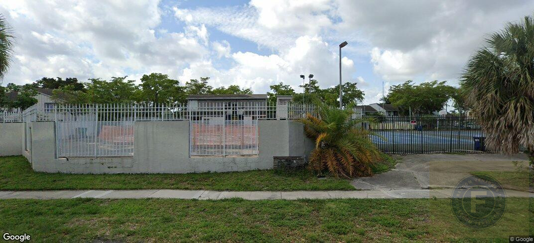 GREAT FIX AND FLIP OR BUY AND HOLD IN LAUDERHILL FL 33313