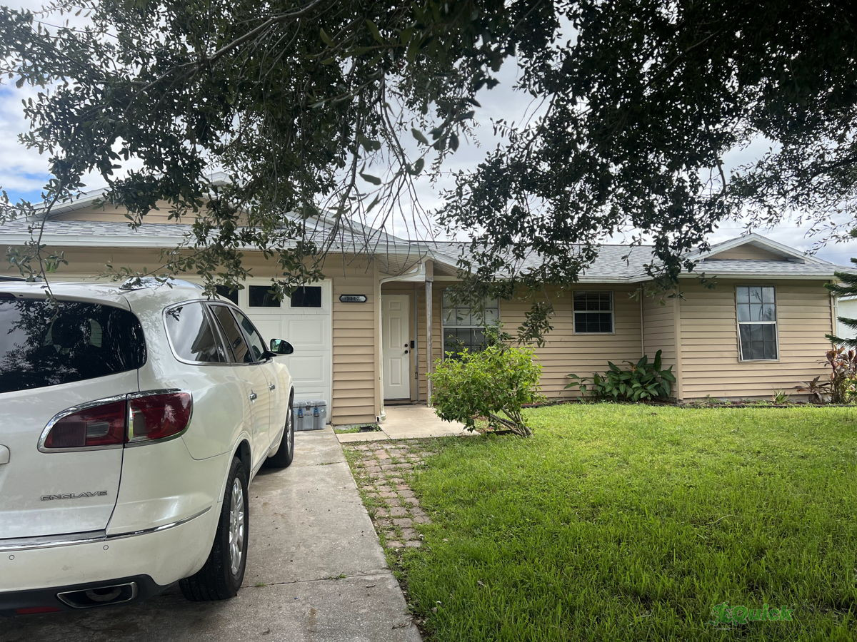 3 🛌 | 2🛁 | LIGHT Rehab | 📍 Cape Coral, Florida  - 33993 | 💥 Massive Potential! 💰