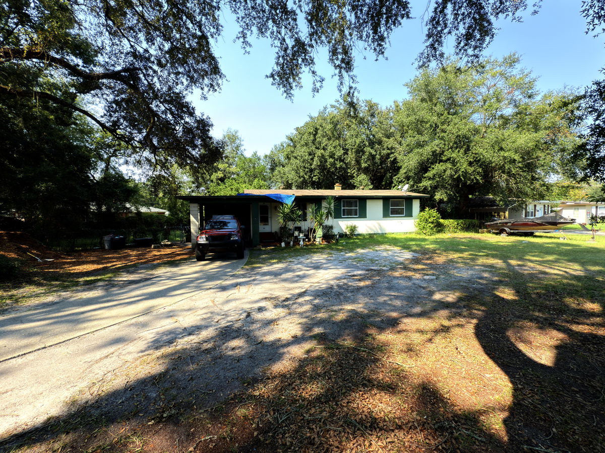 (Jacksonville, FL) 4/2 Concrete Block Home in Cedar Hills Estate! 🌳 CONTACT US NOW! 📩