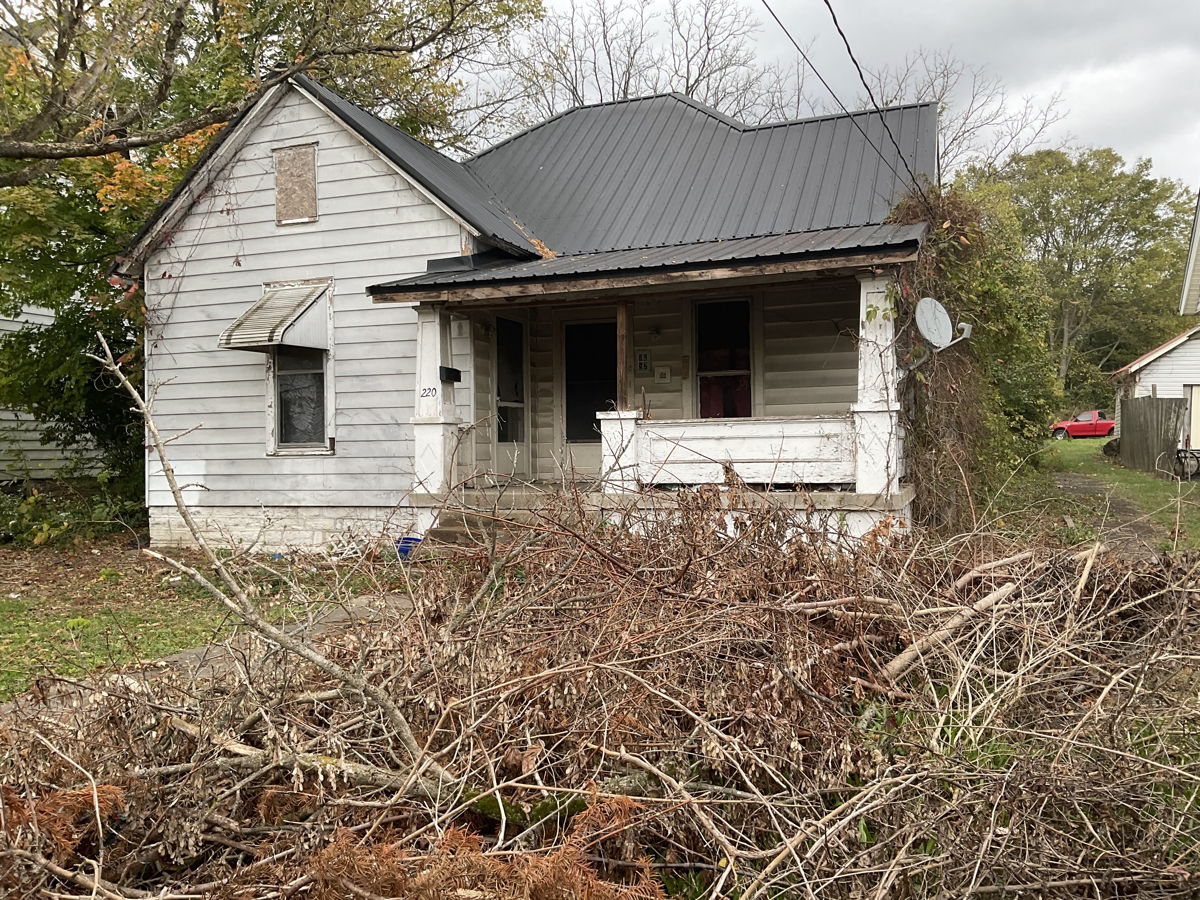 Lawrenceburg Flip - Lawrenceburg, KY, 40342