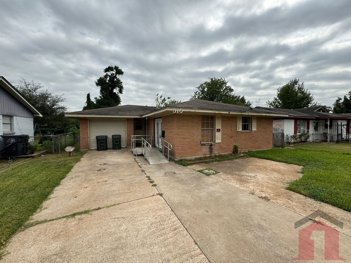 Excellent Flip or Rental in Sugar Land, TX! Asking $137,500, ARV $255K