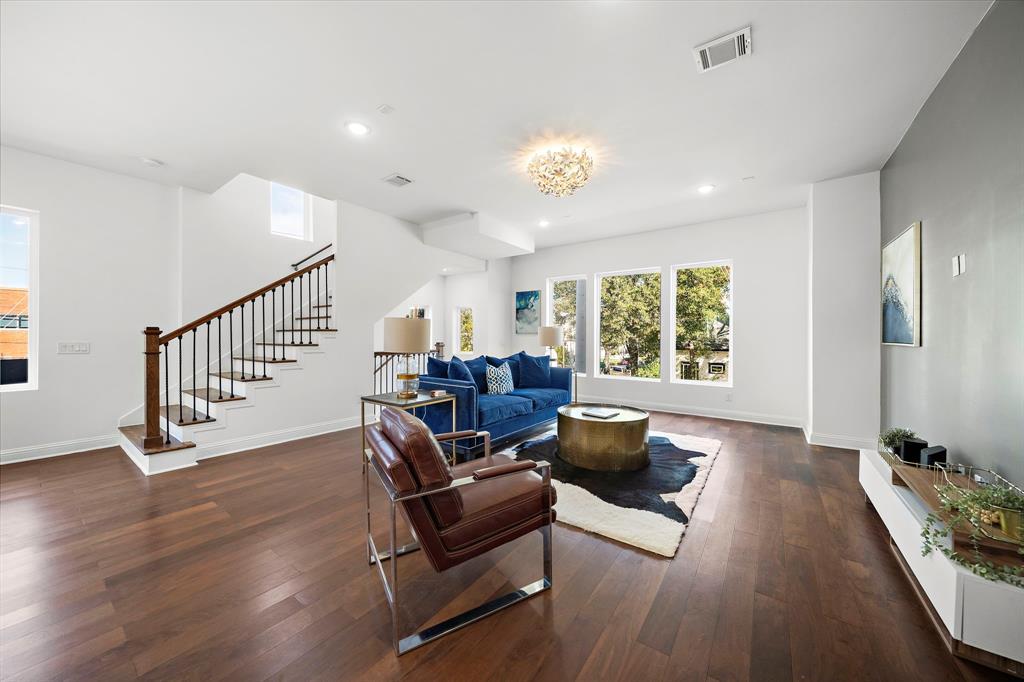 3 Bedroom 3 Bath - 4 Level town home with downtown view