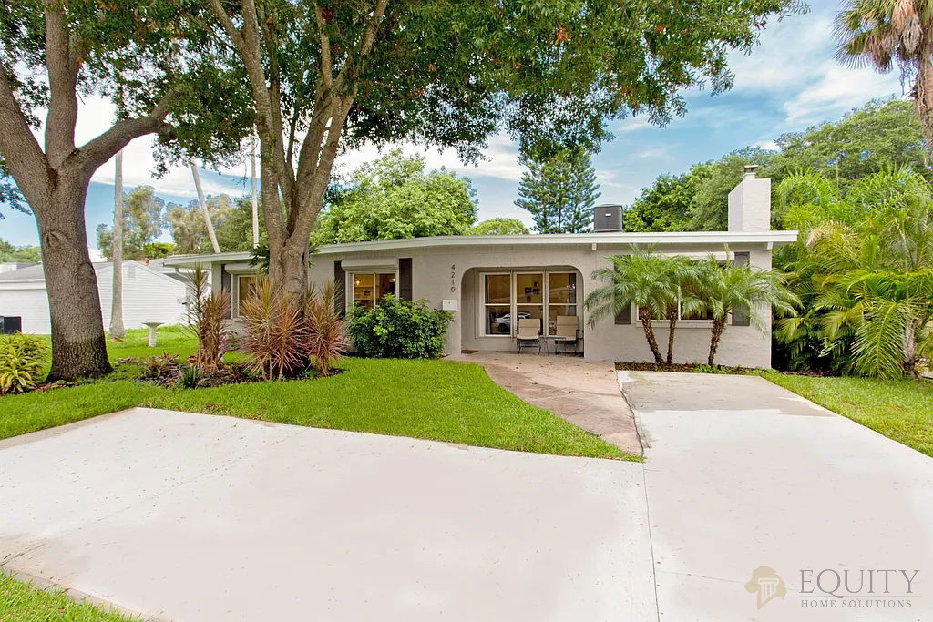 St Petersburg🚨Great Deal🚨4/2  fixer or buy & Hold Starting at 325k!😱