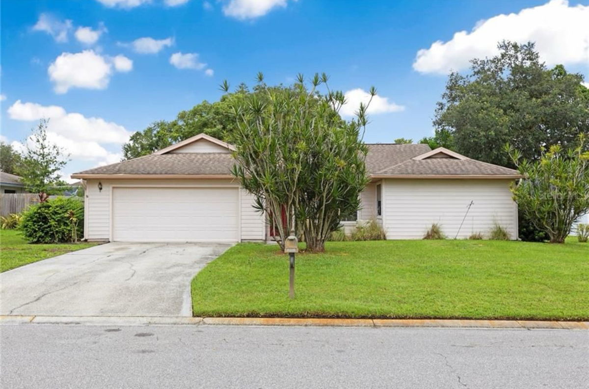 🏡 Bradenton 3/2 Home with Recent Updates! 🏡
