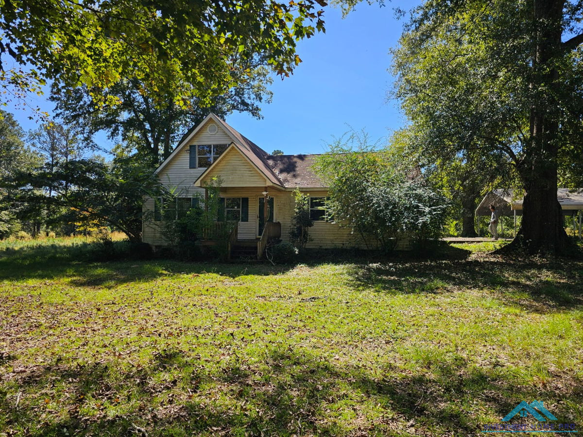 Fixer-Upper Alert! 🛠🏡 | 4BR Home in Plantersville AL 36758- Potential!