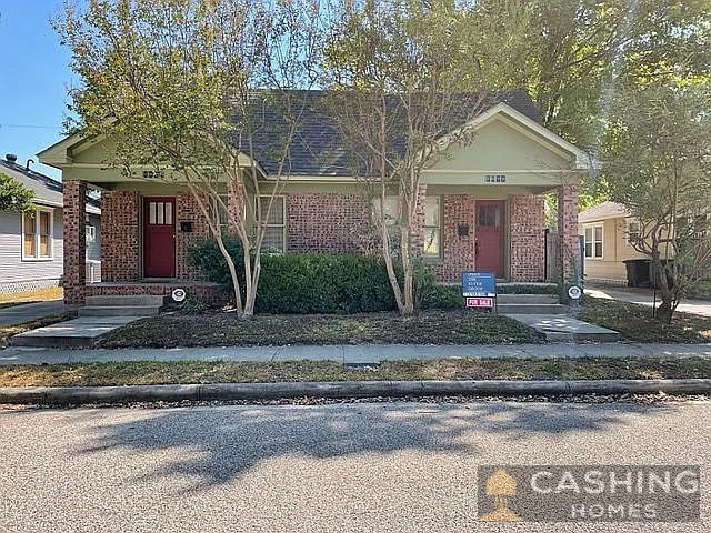 🔥 $240,000 Spread 🏡 Houston Heights 🧱 Brick 2 Bed 2 Bath Quick Flip in Houston, TX ⏰