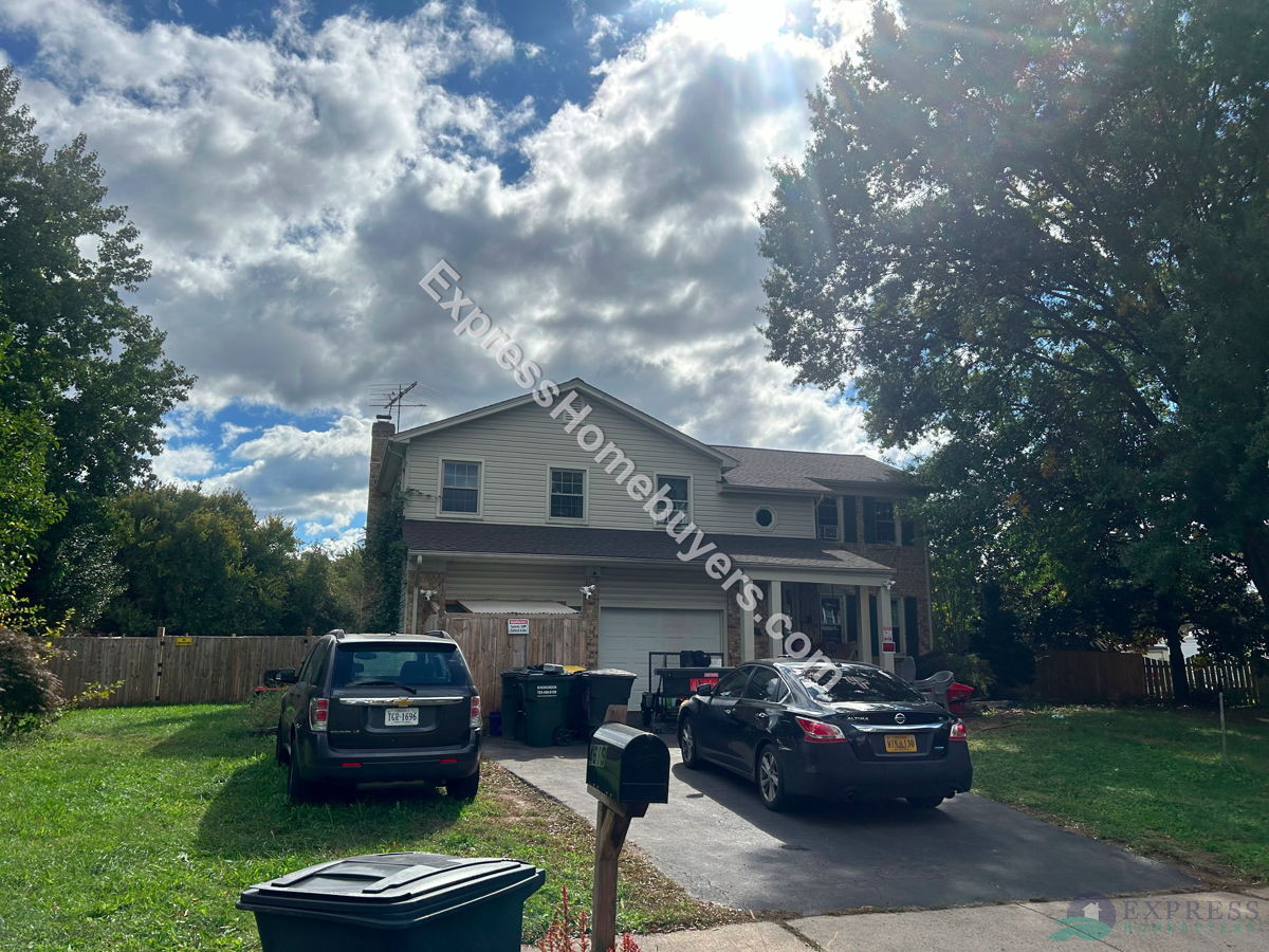 💎 Single Family Residence in Brookfield (Chantilly) 💎