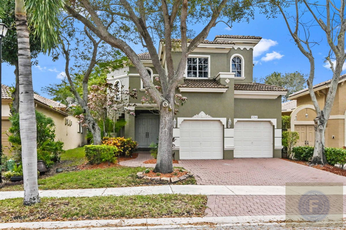 GREAT FIX AND FLIP OR BUY AND HOLD IN CORAL SPRINGS FL 33076