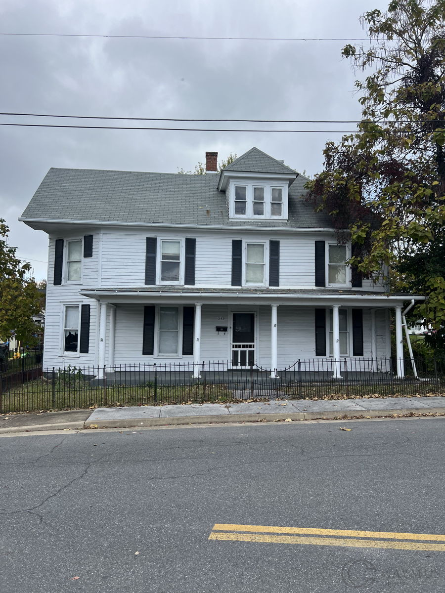 🏠 Wholesale Deal - LARGE SFH in Strasburg - Colonial Style 🏠