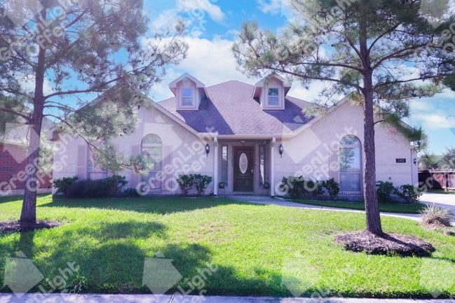 🏠 NEW 4/3 with detached Apartment 🏢 - Rental Ready  Property in League City! 🌟