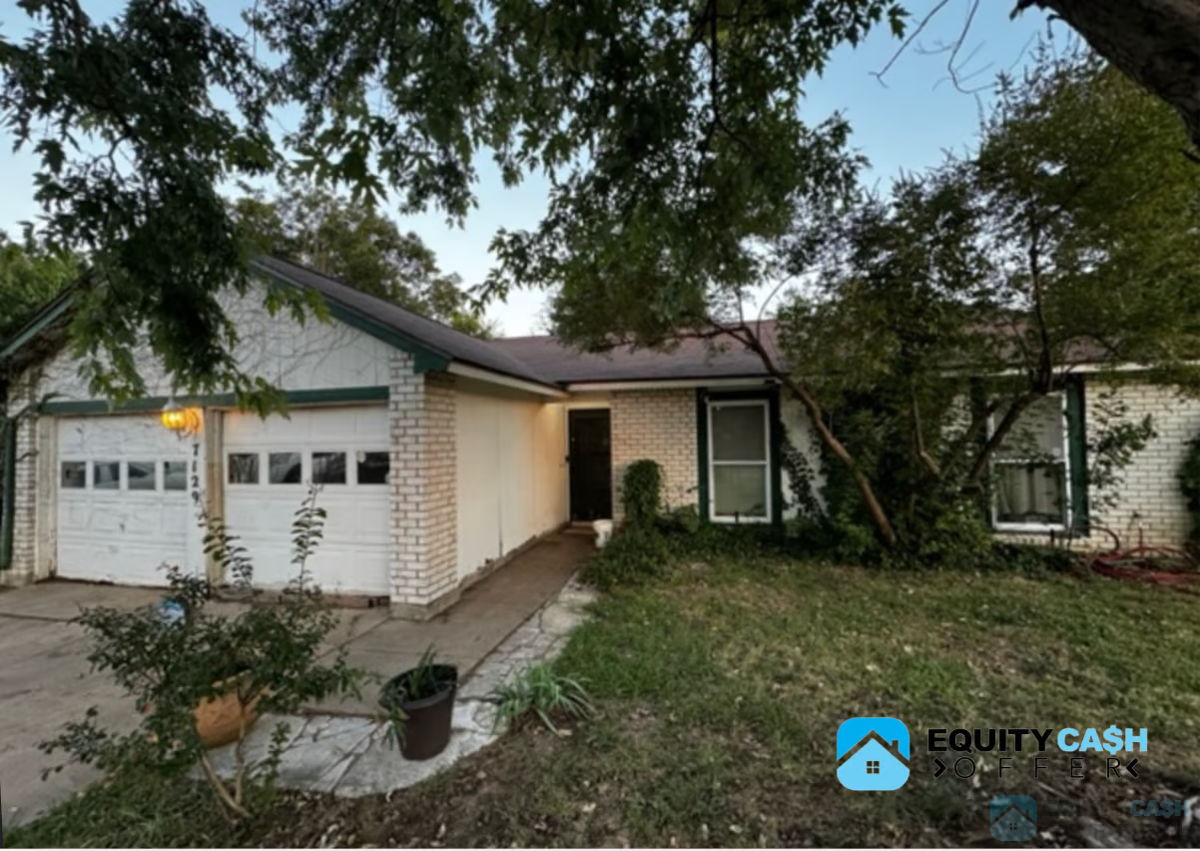 🔥3/2 BRICK WITH POOL IN FORT WORTH 76133!! 🏊🏡