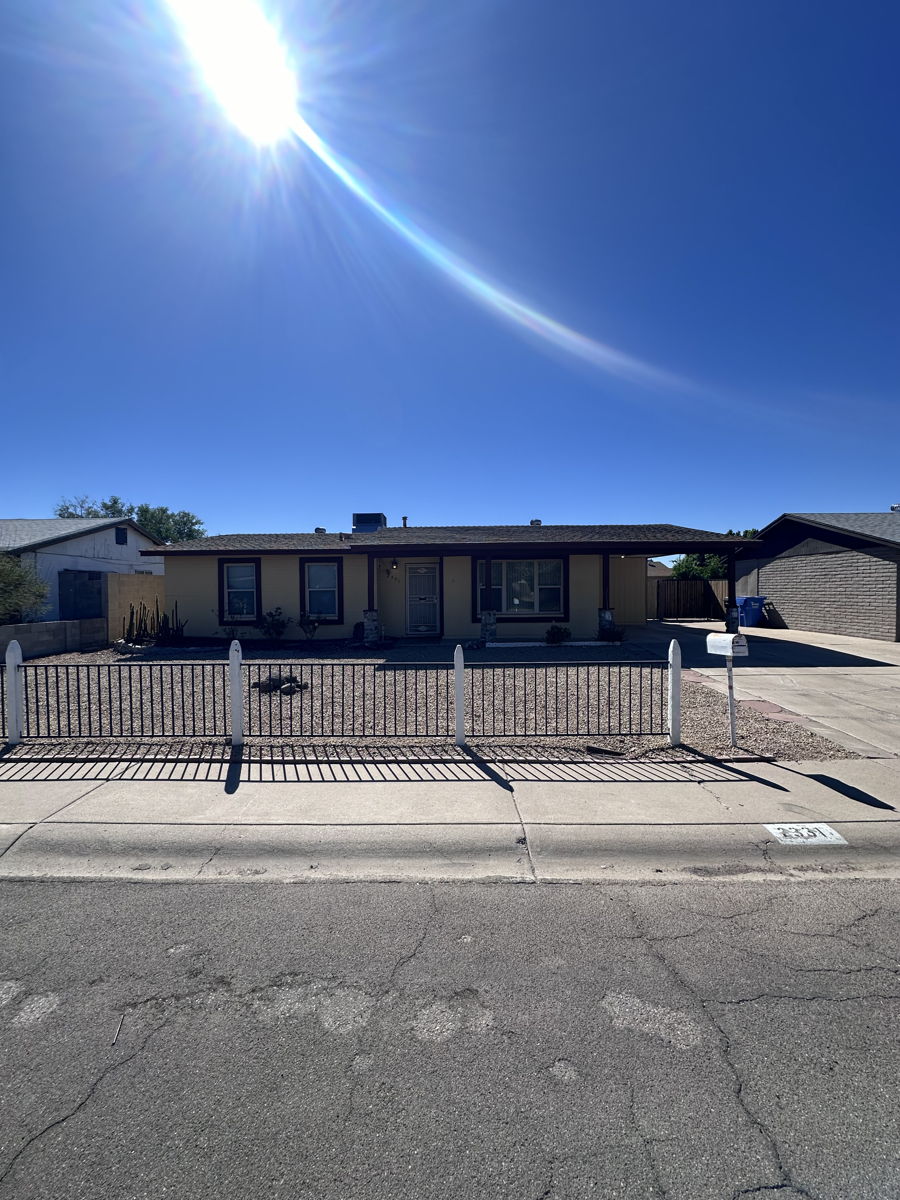 Phoenix Home 2331 Hartford Ave Phoenix, AZ 85023
