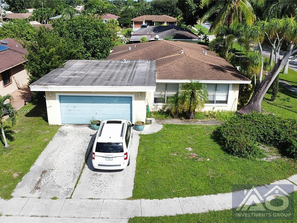 3 bed 2 bath home in Palm Beach County! 323k worth 425k