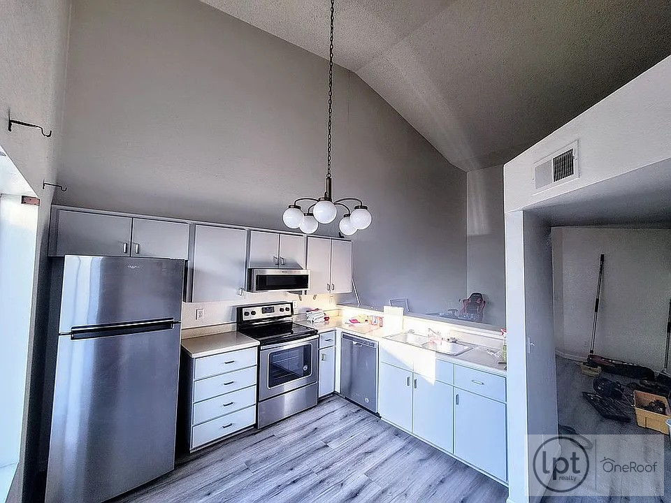 🔨🏡Phoenix, AZ 85024 1/1 Condo Under 180k Fix n Flip🔨🚨