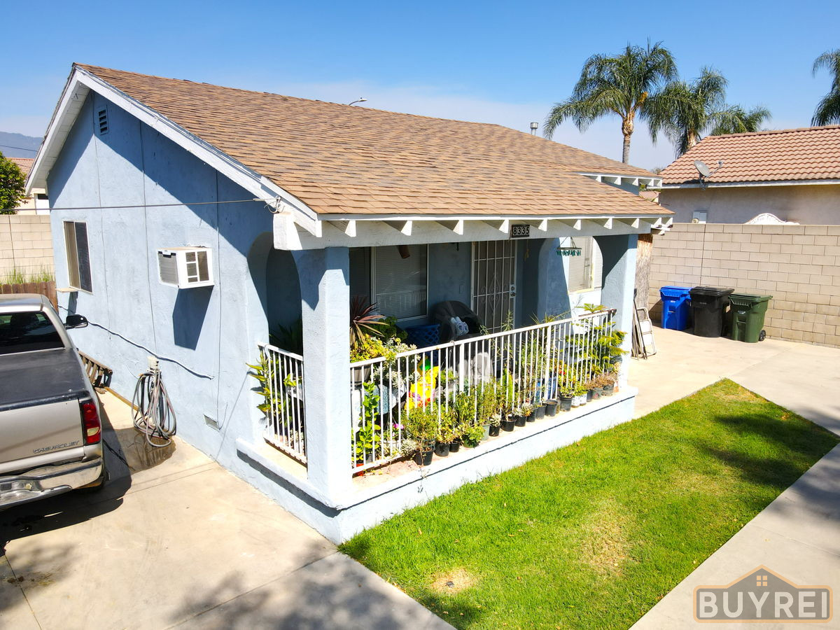 Fontana Triplex opportunity!