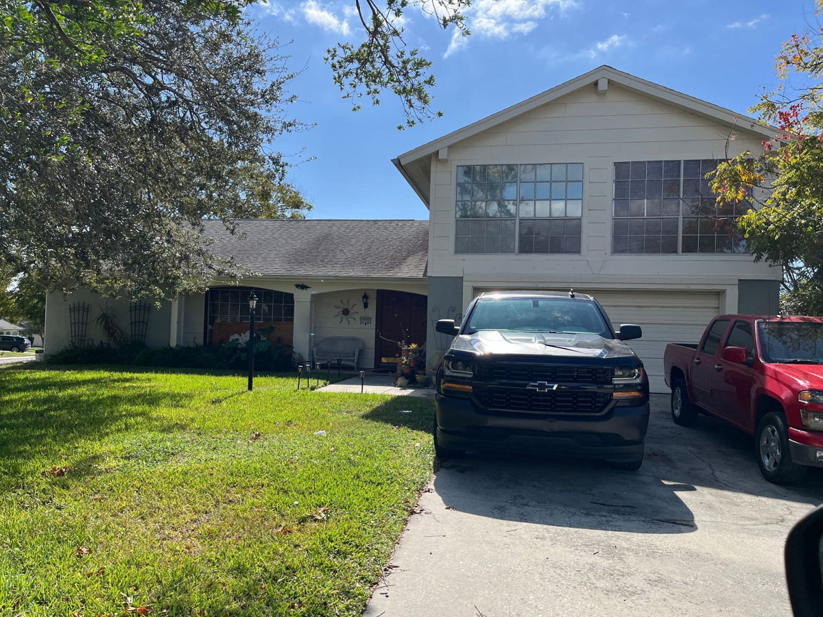 High and Dry Hudson 4bd/3ba Split Level SFH (NOT IN MLS)