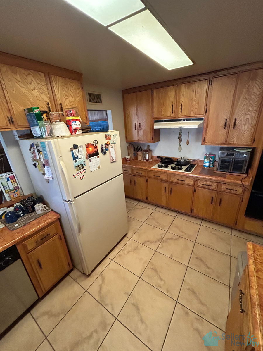 🔥 🔨PALMDALE 🎉 LARGE LOT 🔨🔥