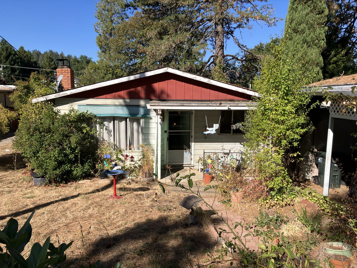 New and Fresh 3 Bed 1 Bath Fix and Flip deal!