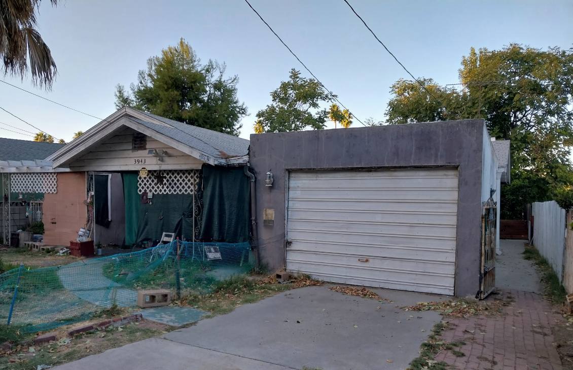 OFF MARKET RIVERSIDE CRAFTSMAN