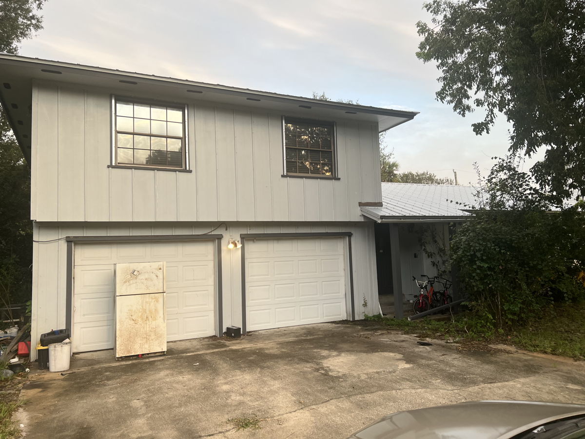 🏡 Pool Home in Vero Beach, FL – Great Fix & Flip Opportunity! 🏊‍♂️