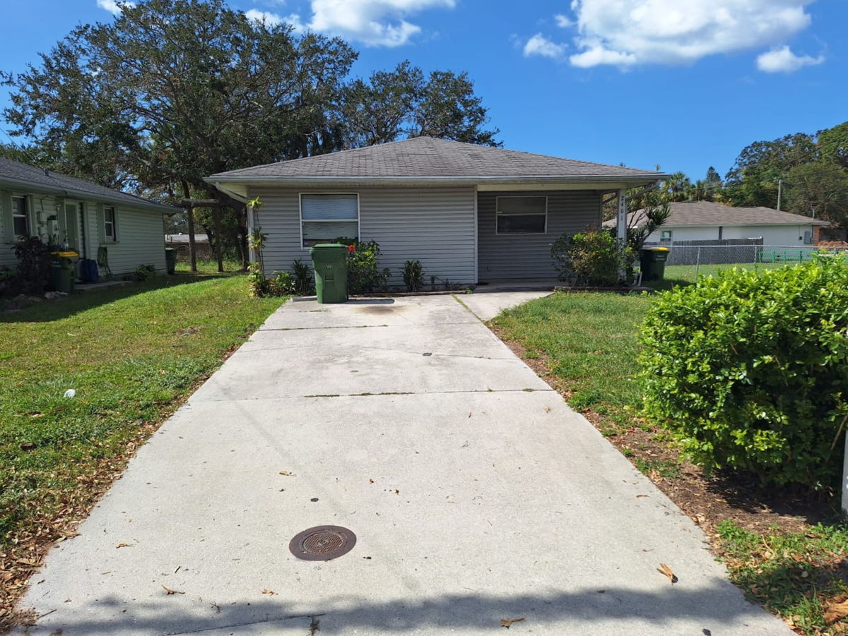 (Sarasota, FL)🚨LIP STICK FLIP!🚨 3 Bed 1 Bath Fixer Upper Starting at $200K!🔥