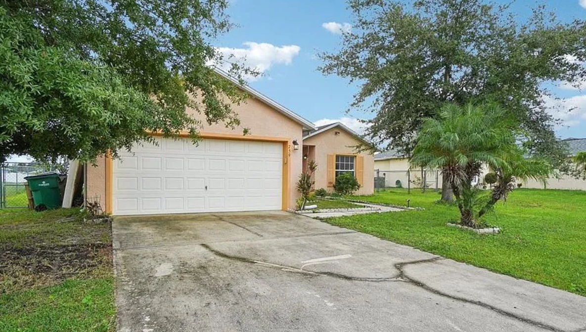 🏡Vacant property in Harland Court, Kissimmee 🏡
