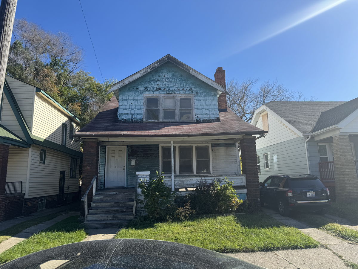 Duplex Opportunity in 48328!