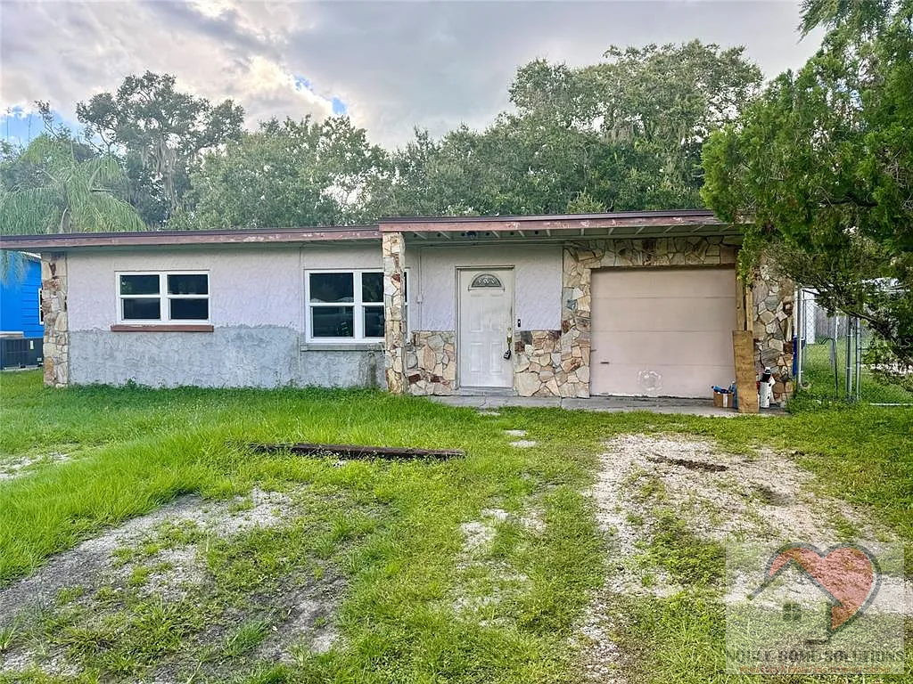 💰 Sarasota Property – New Roof & Hurricane Windows – $239.5K!