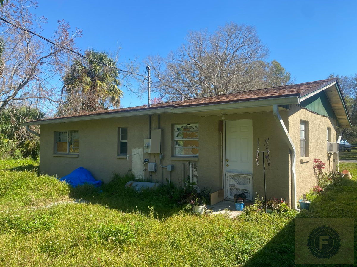 GREAT FIX AND FLIP OR BUY AND HOLD IN ARCADIA FL 34266
