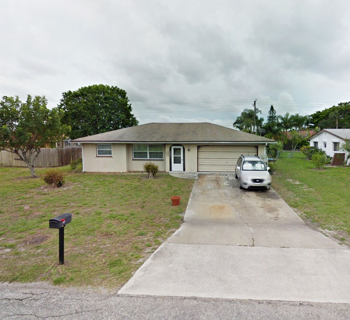 33904 - 🌴 Move-In Ready 3-Bed Gem in Cape Coral! Perfect Flip Opportunity 🏡