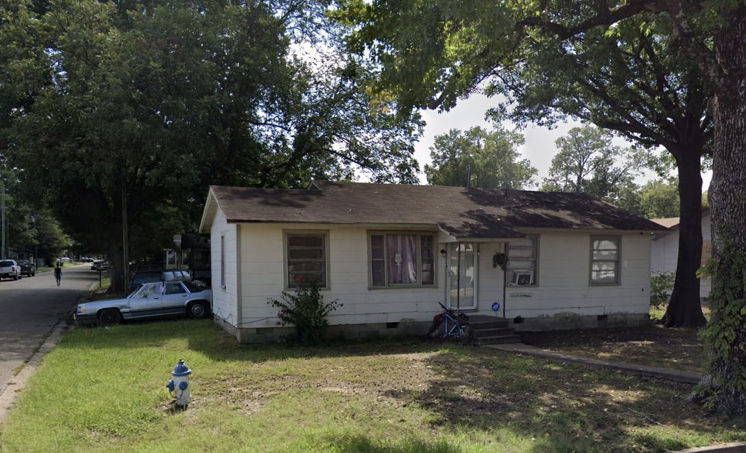 OCCUPIED RENTAL 38732