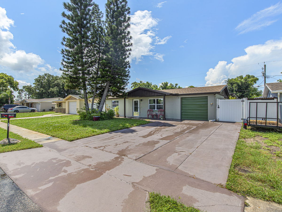 🌴3/3 Cosmetic Rental in Holiday on the water 🌴4 point included 🏠
