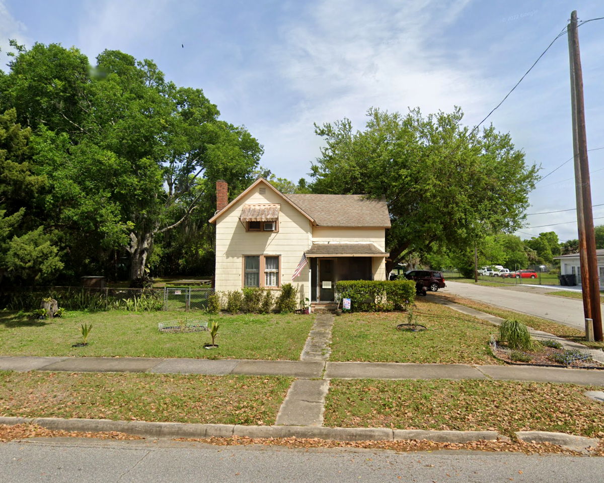 32796 - 🏡 Historic Titusville Flip Opportunity! 💰 Spacious Lot & Vacant Access!