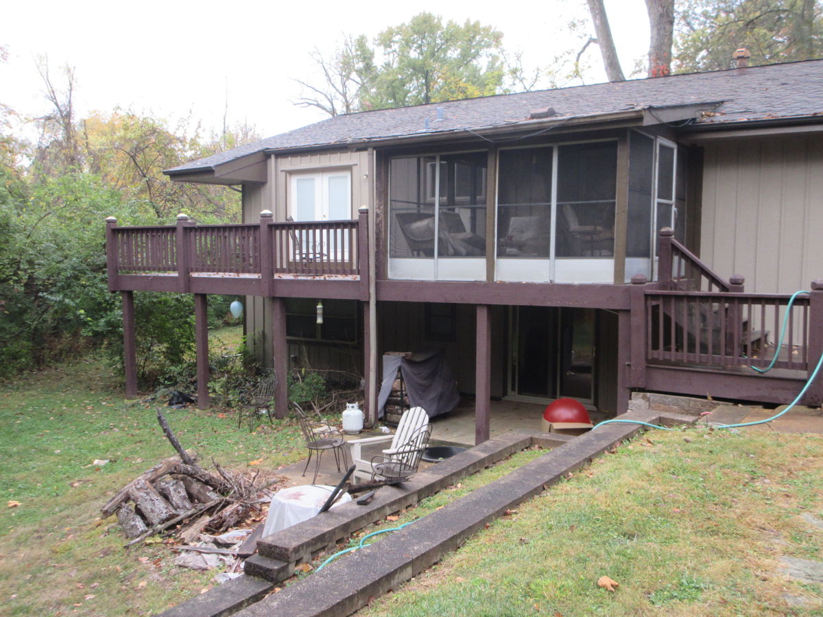 Creve Coeur!!!!! massive potintial profit, fix and flip for sale.
