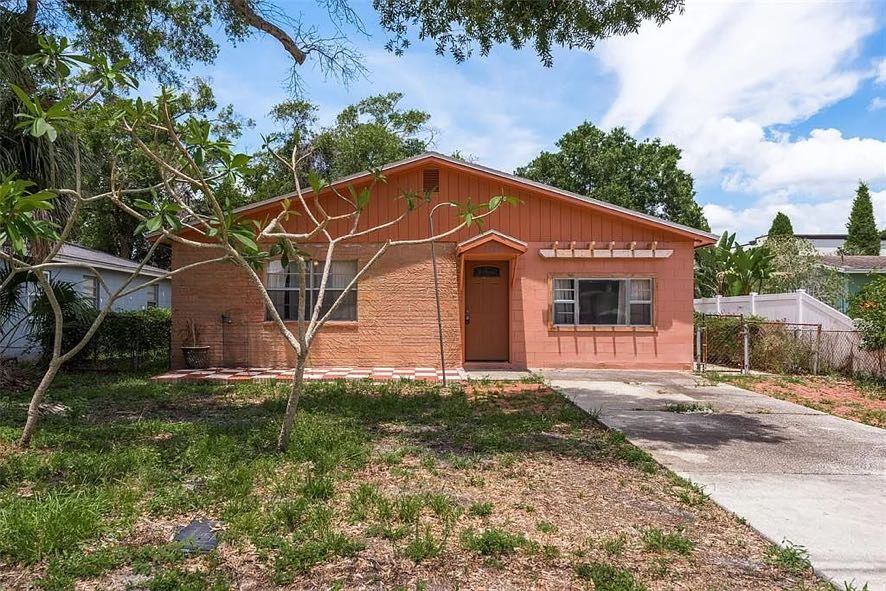 CHARMING 🏡 3/2 in Tampa, FL 33611 – Ready for You! 🏆
