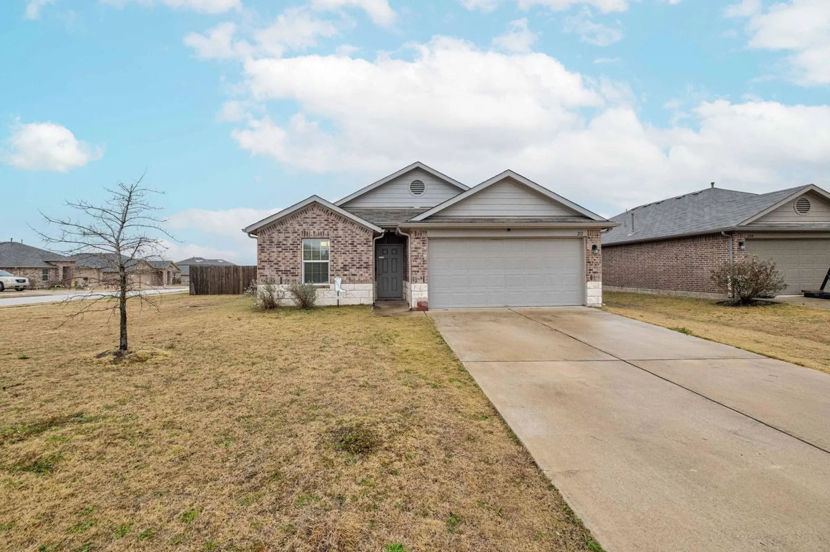 📍(Kyle, TX 78640) Turnkey Property! 📸 Cashflow and No Rental Restrictions!🔥