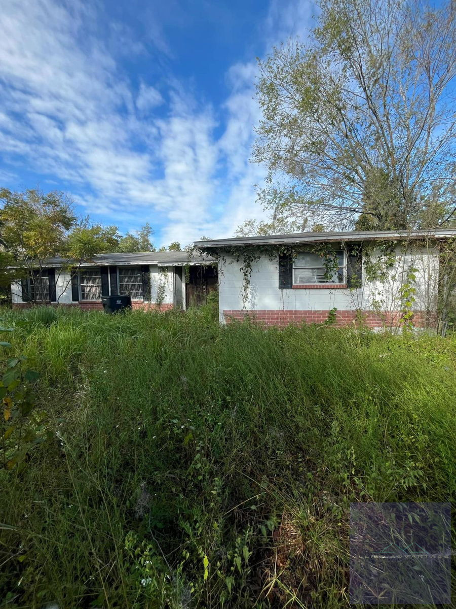🔥 Hot Tampa Fixer Upper | 3 Bed, 2 Bath | $234K 🛠️🏡