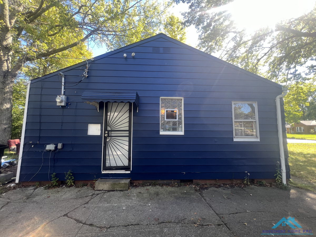 Fixer-Upper Alert! 🛠🏡 | 3BR Home in Cleveland OH 44121