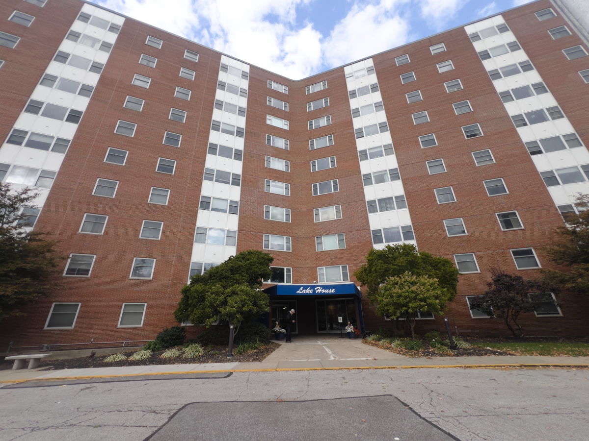 🏡🌟 Lakewood Studio Apartment - Prime Location, High ROI Potential! 🔥🏡